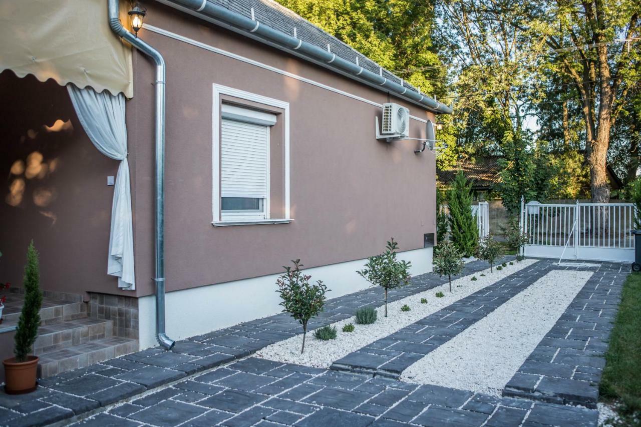Virag Vendeghaz Villa Makó Buitenkant foto
